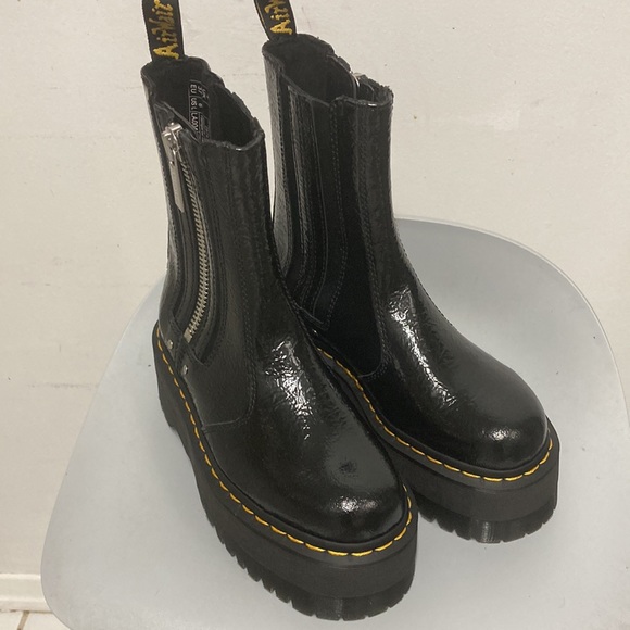 Dr. Martens 2976 Max Women Boots NEW - Picture 3 of 6